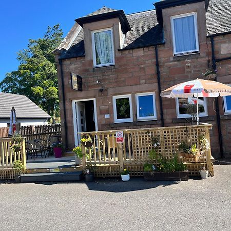 Ord Arms Hotel Muir of Ord Extérieur photo