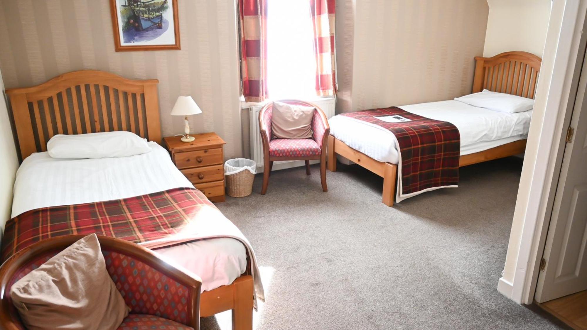 Ord Arms Hotel Muir of Ord Extérieur photo