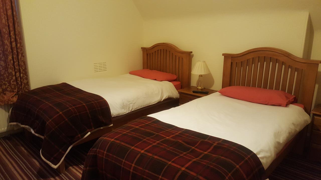 Ord Arms Hotel Muir of Ord Extérieur photo